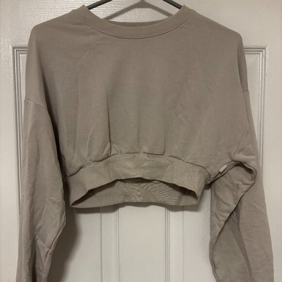TNA Sweaters - TNA Extreme Crop Crewneck Beige Size XXS
